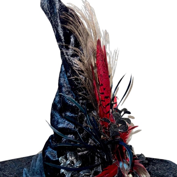 🔥SOLD🔥The Golden Skull Witch Hat - Picture 9 of 16